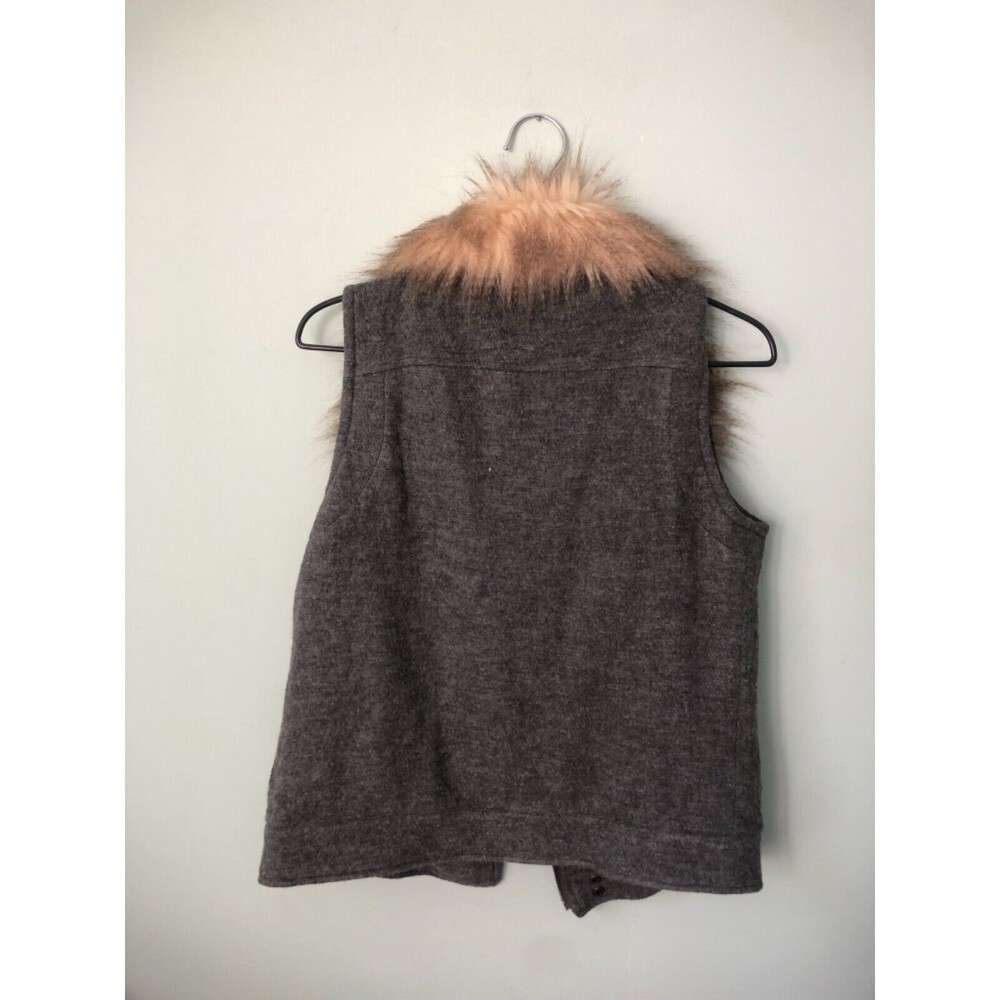 NWT LOVE TREE Faux Fur Collar Zip Vest Gray - Picture 3 of 3